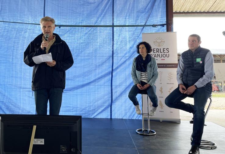 Frédéric Acker, directeur général adjoint de l'UAPL, Emeline Birot, diététienne à Saumur et Yannick Hus, directeur des achats chez Vivien Paille.